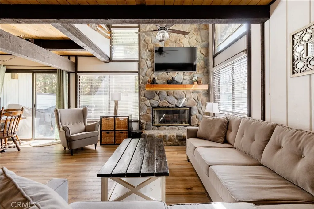 listing main picture