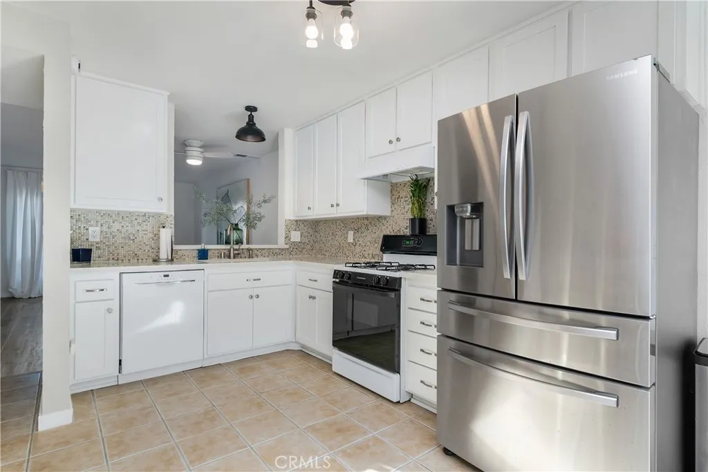 Photo #6: OC25111888 Listing 