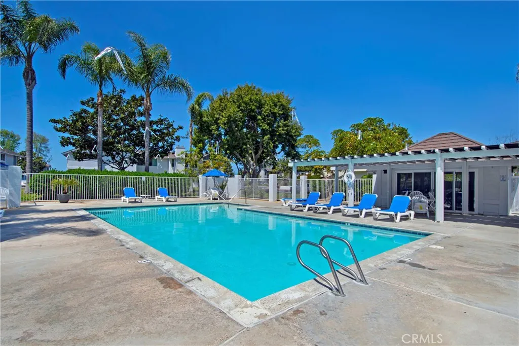 https://cdn.realtyfeed.com/cdn/127/306445000/f81f46caaf16c35a20a91fd85e310340.webp