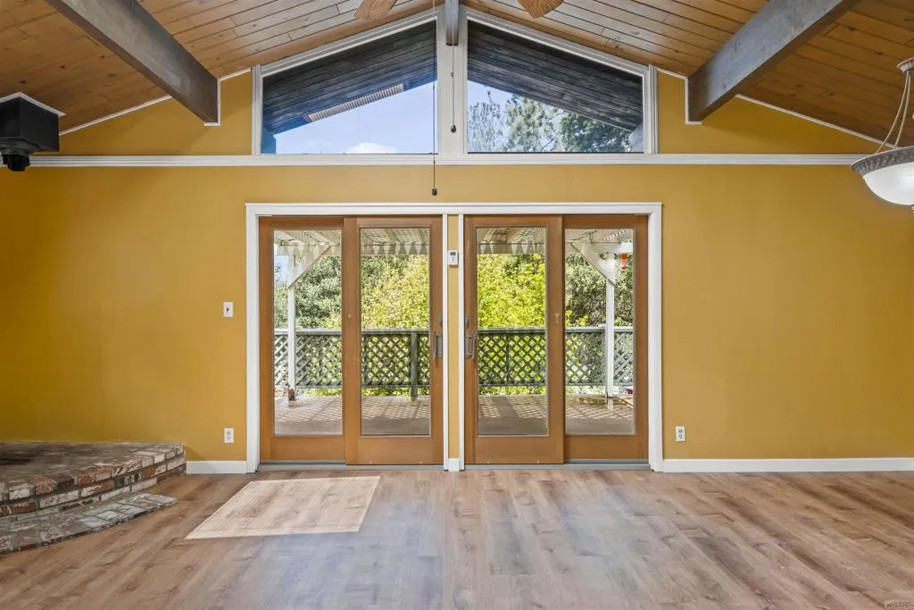 https://cdn.realtyfeed.com/cdn/127/306445051/290b6476a8cf428ba1704bd472a77755.webp