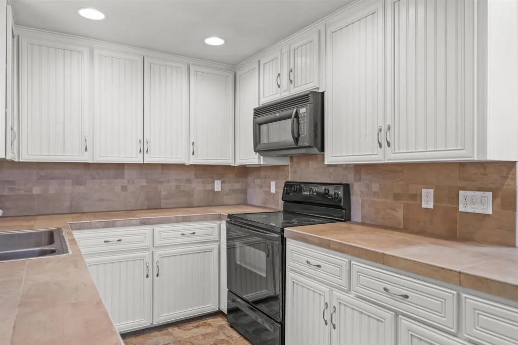 https://cdn.realtyfeed.com/cdn/127/306445051/2df76ff6f4b06e4761d6e101949a4670.webp