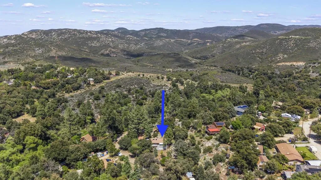 https://cdn.realtyfeed.com/cdn/127/306445051/4f4ee5081fc622f7cd2a70e59e3ecd03.webp