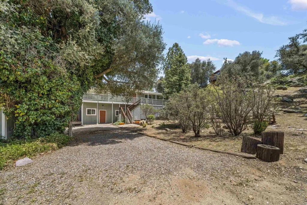 https://cdn.realtyfeed.com/cdn/127/306445051/560c0ec53cf683625a7ba3558fd43d00.webp
