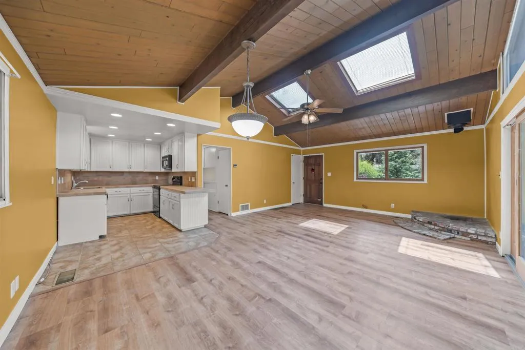 https://cdn.realtyfeed.com/cdn/127/306445051/5f9139409dafd1474589c25d322c3241.webp