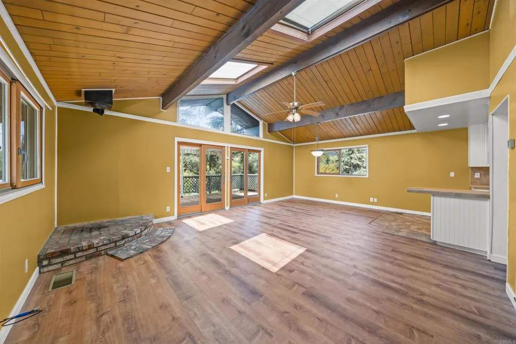 https://cdn.realtyfeed.com/cdn/127/306445051/61bd46329c3529f7c98012666b96f0c2.webp