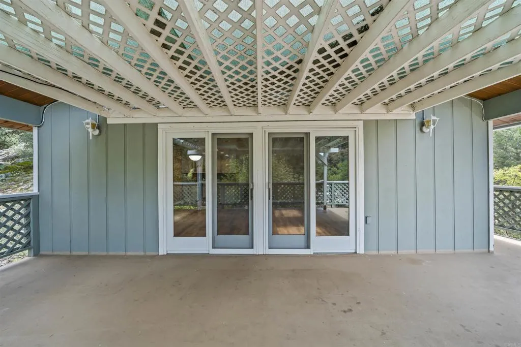 https://cdn.realtyfeed.com/cdn/127/306445051/b76b6a05b9d462dcfee09352f9db1fa9.webp