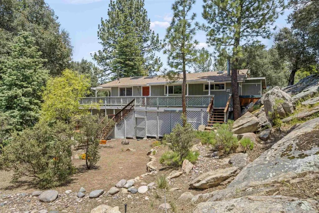https://cdn.realtyfeed.com/cdn/127/306445051/c6014821034cd876e7d62e0c1ef1fa34.webp