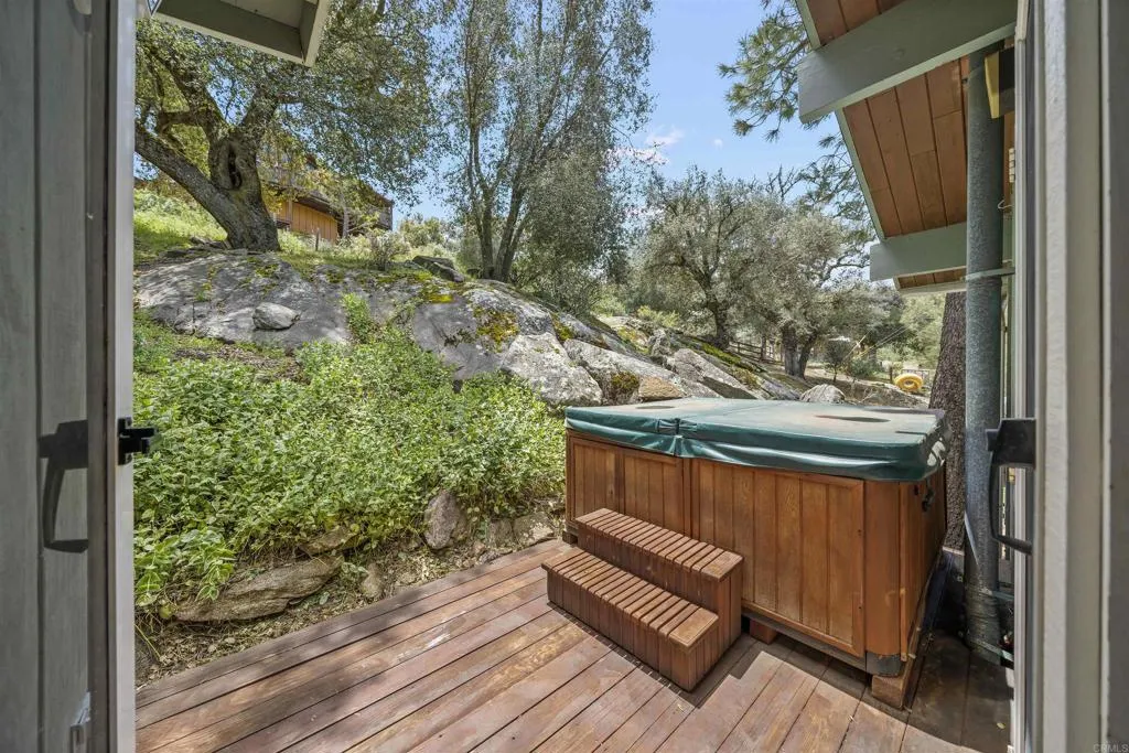 https://cdn.realtyfeed.com/cdn/127/306445051/e5c89509cfe37ea6eaf61581e31ce4f9.webp