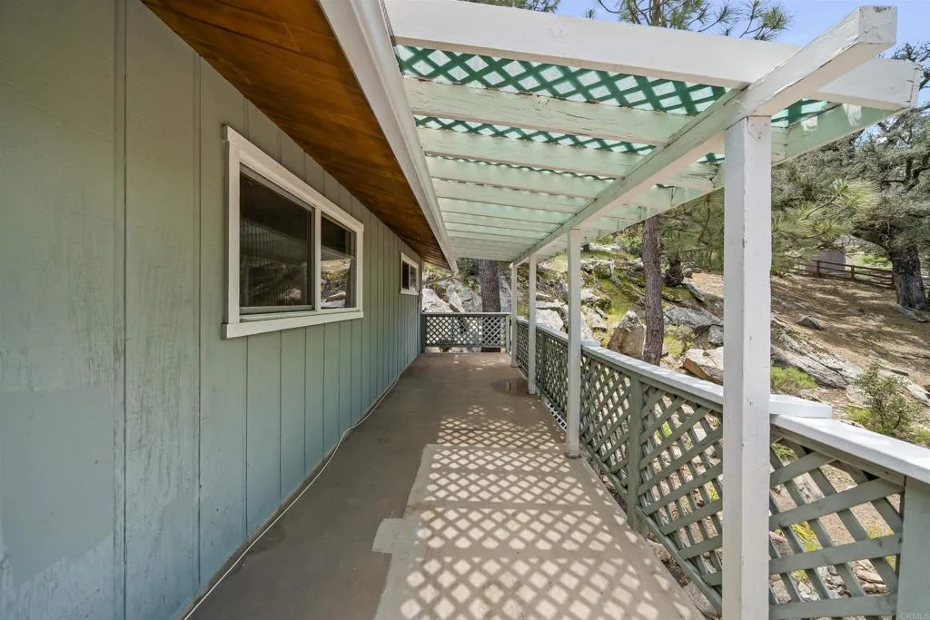 https://cdn.realtyfeed.com/cdn/127/306445051/ec7fb27f327ba188acbd3c040a4654e8.webp