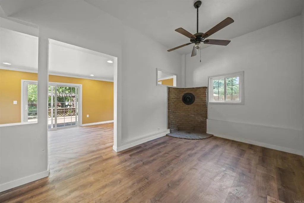 https://cdn.realtyfeed.com/cdn/127/306445051/f4d902d2b6f9090202e3ce1e8ab46a1d.webp