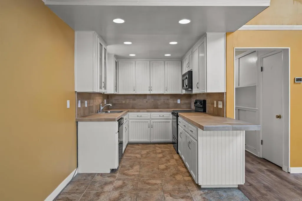 https://cdn.realtyfeed.com/cdn/127/306445051/fd26dff753d70d66507bf494e5db31c5.webp