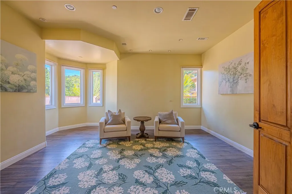 https://cdn.realtyfeed.com/cdn/127/306445130/0228ec795e4fed52d68e62bbc9f3a4f8.webp