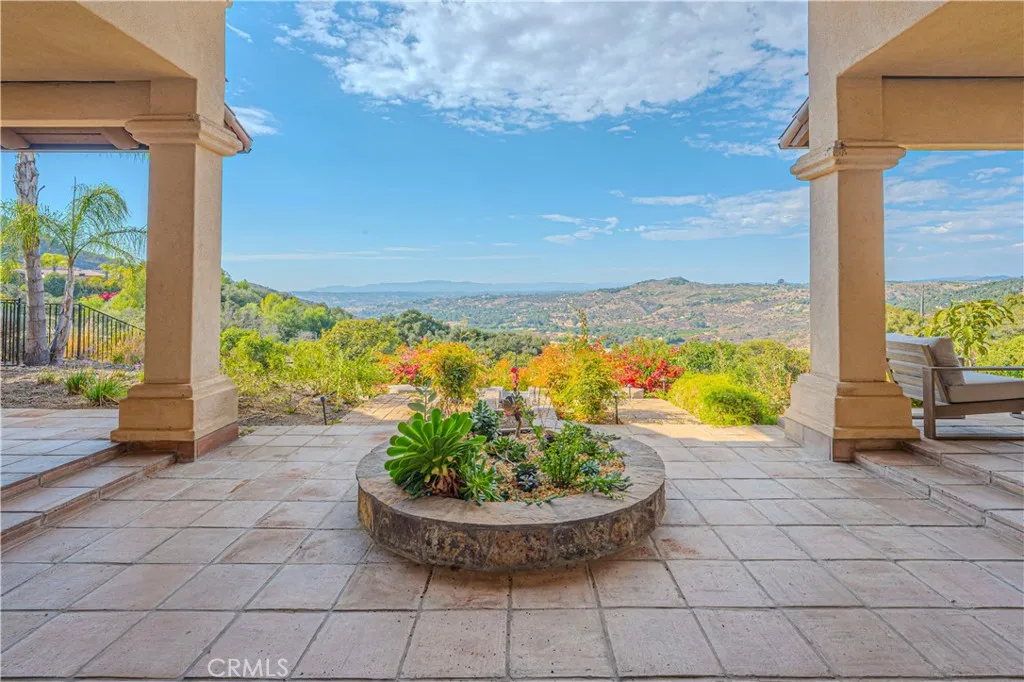 https://cdn.realtyfeed.com/cdn/127/306445130/323e7a8ccc9a63c0b1633c1e9546091e.webp