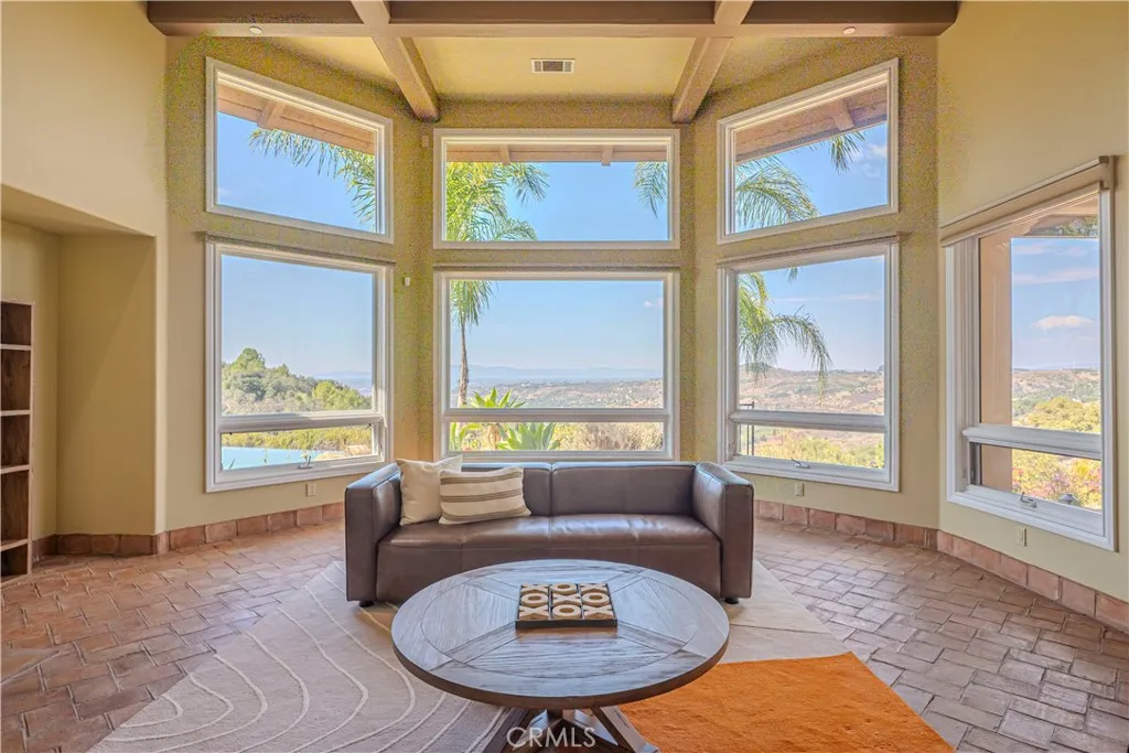 https://cdn.realtyfeed.com/cdn/127/306445130/35fe1f14dba335f344977d05fd58bb96.webp