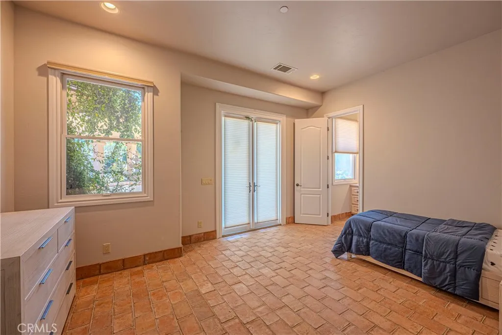 https://cdn.realtyfeed.com/cdn/127/306445130/4a47e8cefef1c8392c4b4e17816f2756.webp