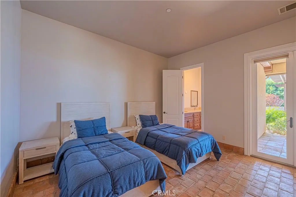 https://cdn.realtyfeed.com/cdn/127/306445130/697422f42e2fb2cc3766ac97c8f90c6c.webp