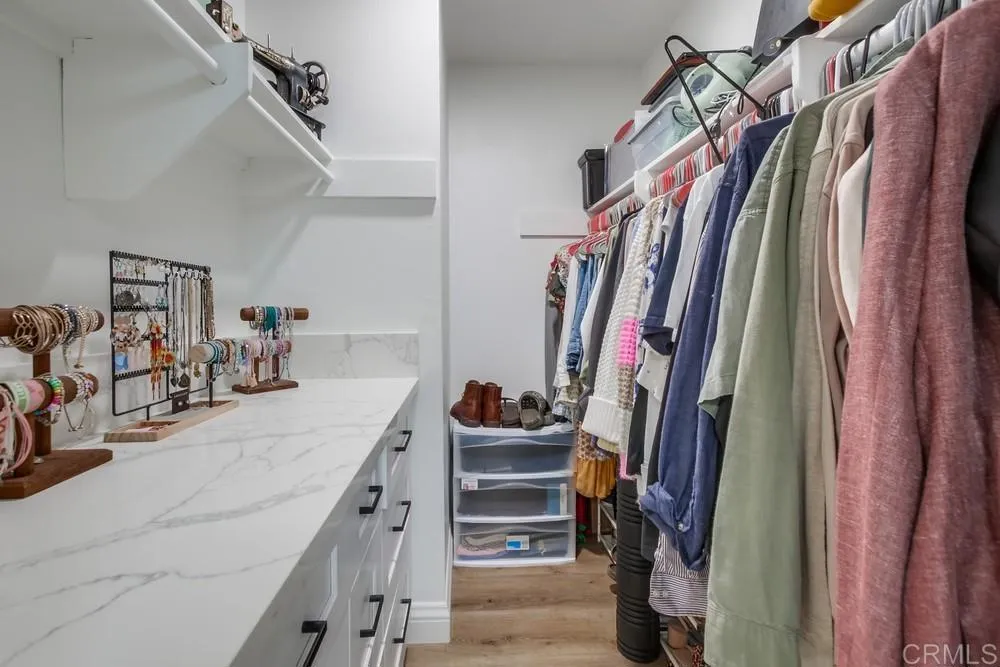 https://cdn.realtyfeed.com/cdn/127/306445145/13f9ea217c7fd148d6de50900b041ee2.webp