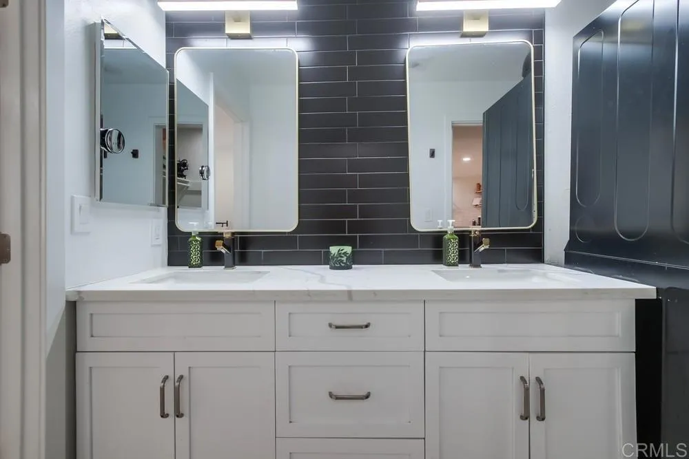 https://cdn.realtyfeed.com/cdn/127/306445145/f5b512d16092301a0a0db620745e7573.webp