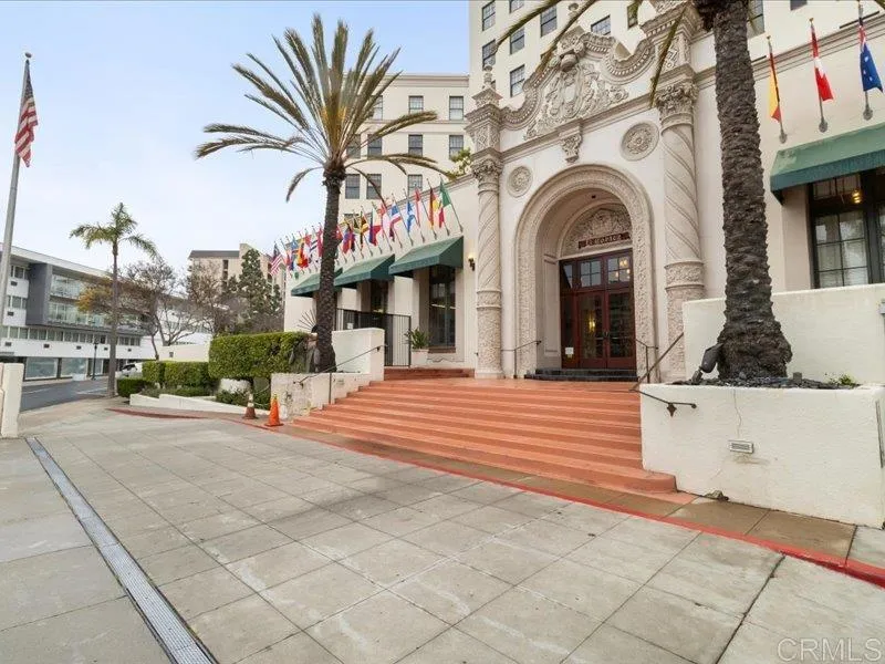 https://cdn.realtyfeed.com/cdn/127/306445298/10b7962ac3959f93134e73894f022ca7.webp