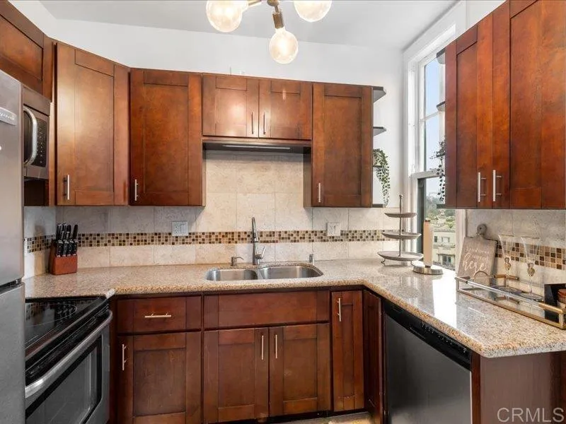 https://cdn.realtyfeed.com/cdn/127/306445298/9a4baea35f2df8c477f9fd049a90d1e4.webp