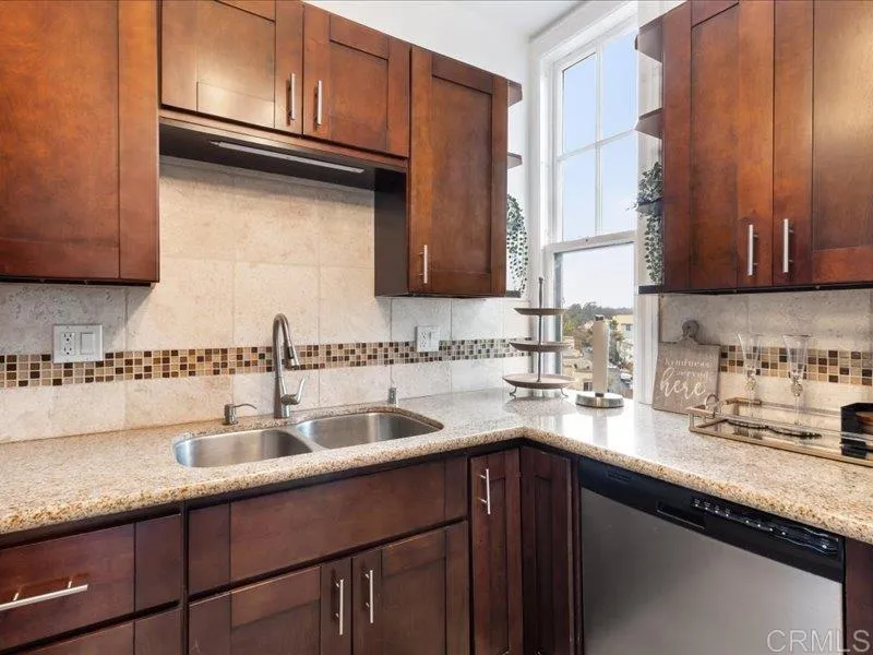 https://cdn.realtyfeed.com/cdn/127/306445298/b983fa2b88ae33f36bf9a282db321a9e.webp