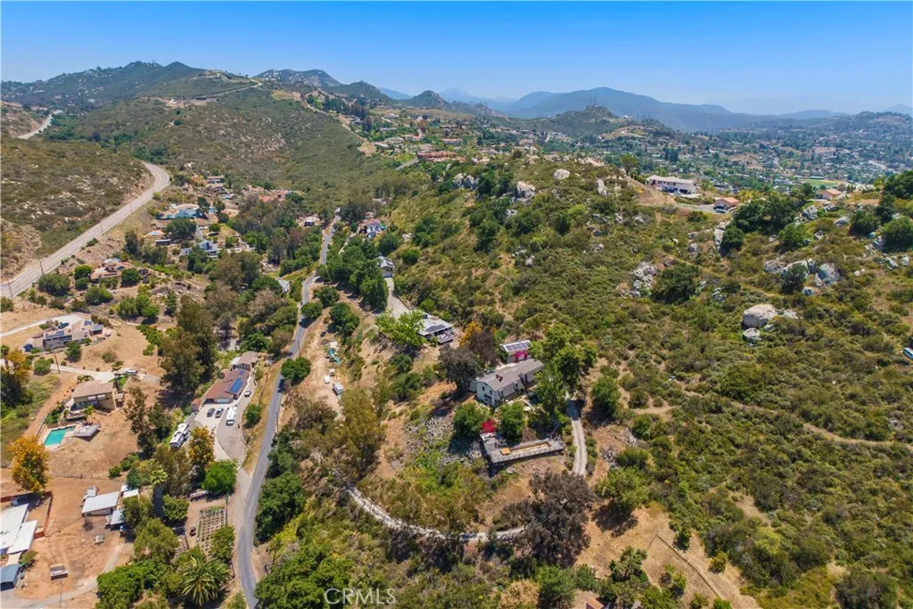 https://cdn.realtyfeed.com/cdn/127/306445367/003688a9f35ef26547d0f290c4f42769.webp