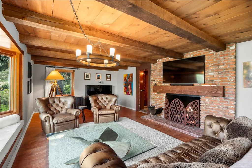 https://cdn.realtyfeed.com/cdn/127/306445367/1726c81429f72f18af9a186c7969f6ed.webp