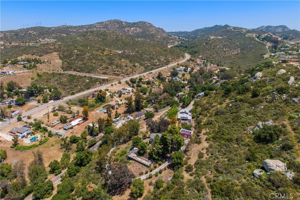 https://cdn.realtyfeed.com/cdn/127/306445367/235b285ad2b50f71196807bccf3b3644.webp