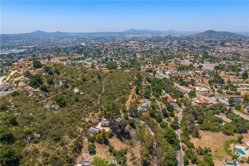 https://cdn.realtyfeed.com/cdn/127/306445367/5a1cab1ef66758d57c7f7b688c194176.webp