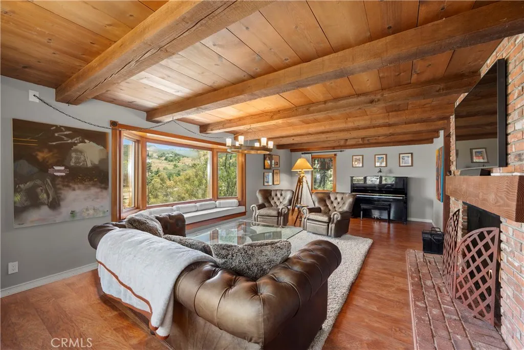 https://cdn.realtyfeed.com/cdn/127/306445367/747876a23d720f79f85b11a99a9f15d6.webp