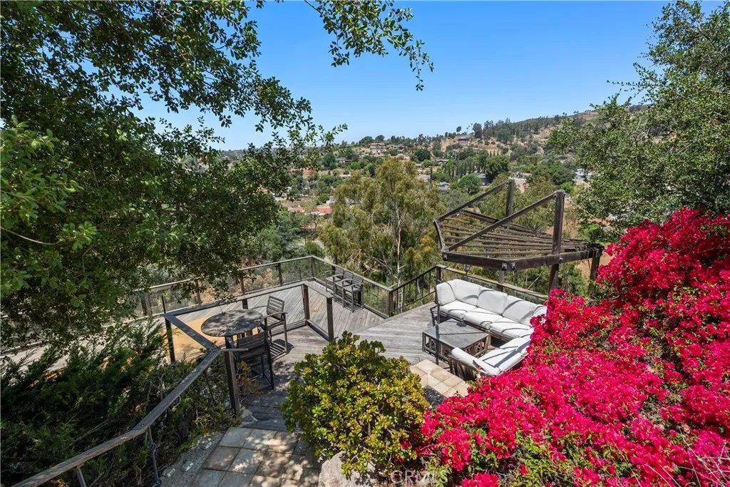 https://cdn.realtyfeed.com/cdn/127/306445367/7ed86f417a9369f8cbf86601c8858984.webp