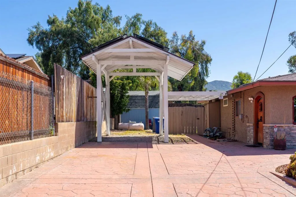 https://cdn.realtyfeed.com/cdn/127/306445373/17ef51f26a330c03b3a7af63aeed4162.webp