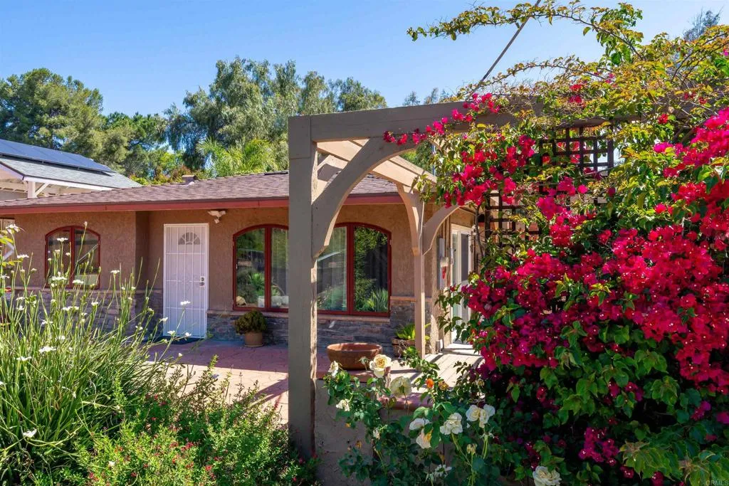 https://cdn.realtyfeed.com/cdn/127/306445373/6da32e625f81d9548c93113720735521.webp