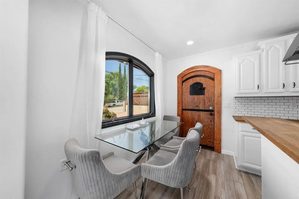 https://cdn.realtyfeed.com/cdn/127/306445373/7cdaede2335cb49717a4a5aaa80c240d.webp
