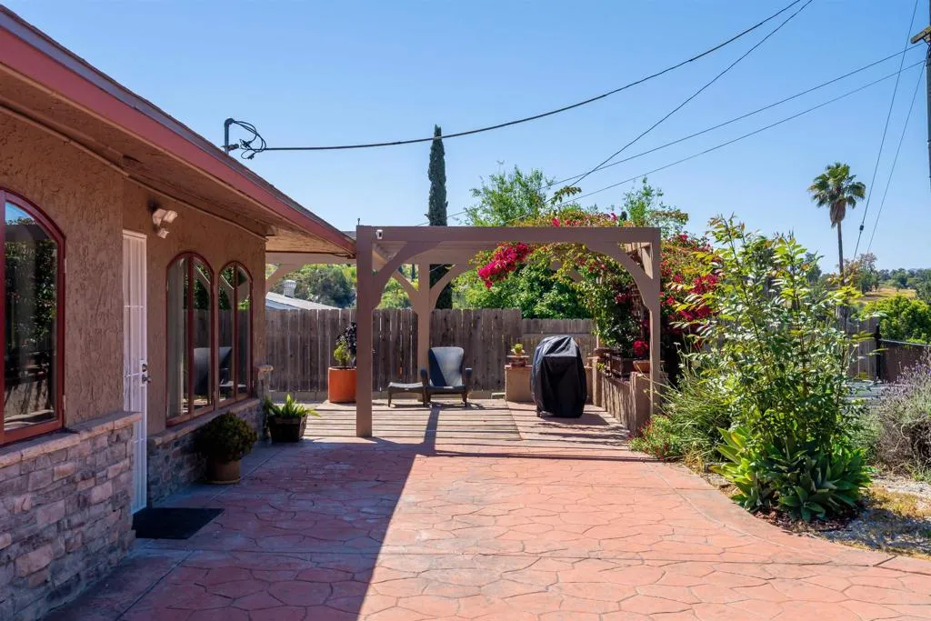 https://cdn.realtyfeed.com/cdn/127/306445373/8b93b1259f16fe87ea2dc9c049ee2b34.webp