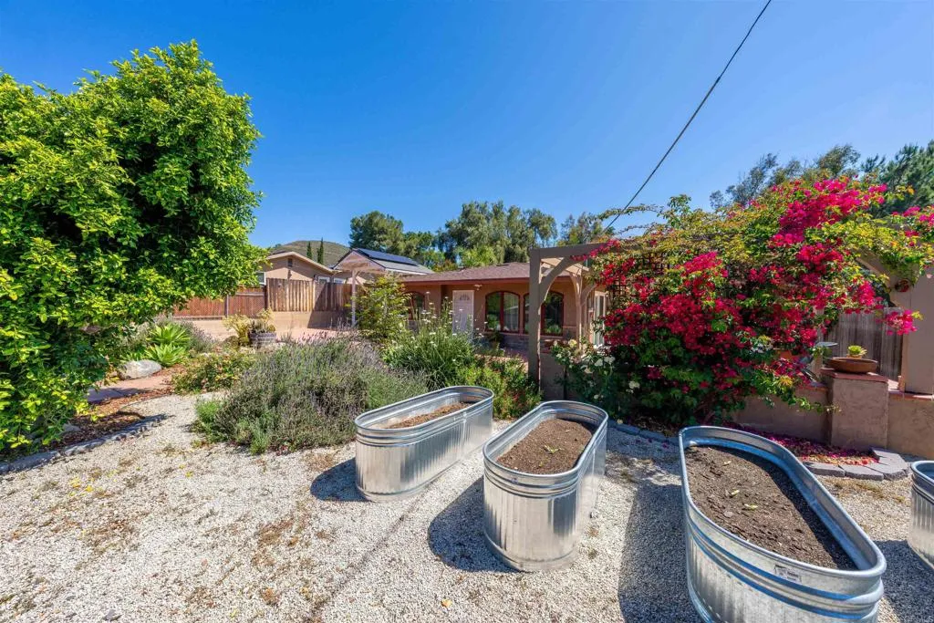 https://cdn.realtyfeed.com/cdn/127/306445373/d08e362227f4b024e95c3f1147a1f716.webp