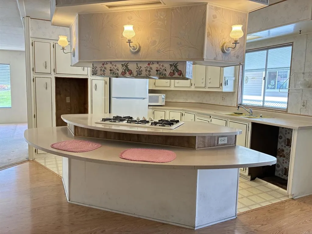 https://cdn.realtyfeed.com/cdn/127/306445765/809e98d5b747884c4005e0027b66e5f9.webp