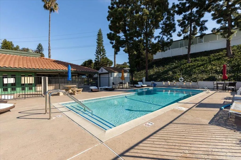 https://cdn.realtyfeed.com/cdn/127/306445765/f50244cacad71079f59a8163ebc66e56.webp