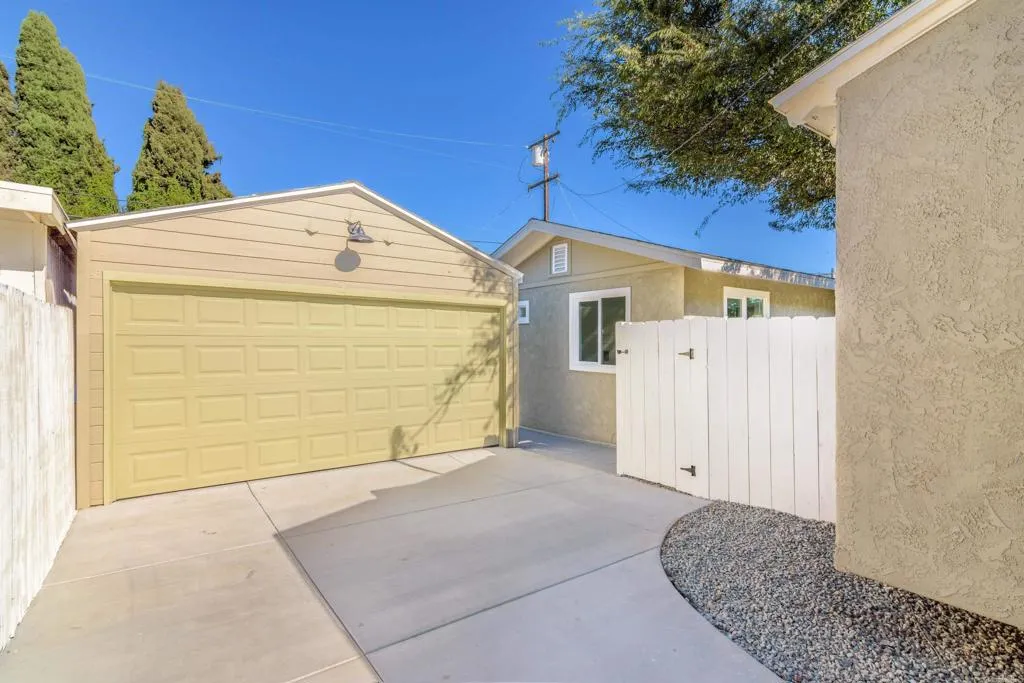 https://cdn.realtyfeed.com/cdn/127/306445777/ced899dddeae0701cf0bd80e0cd16110.webp