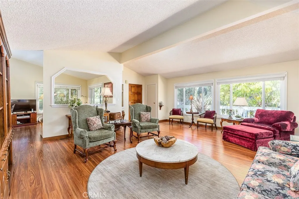 https://cdn.realtyfeed.com/cdn/127/306445795/04b6b4301aa70ed45b9fd5e476ab7f50.webp