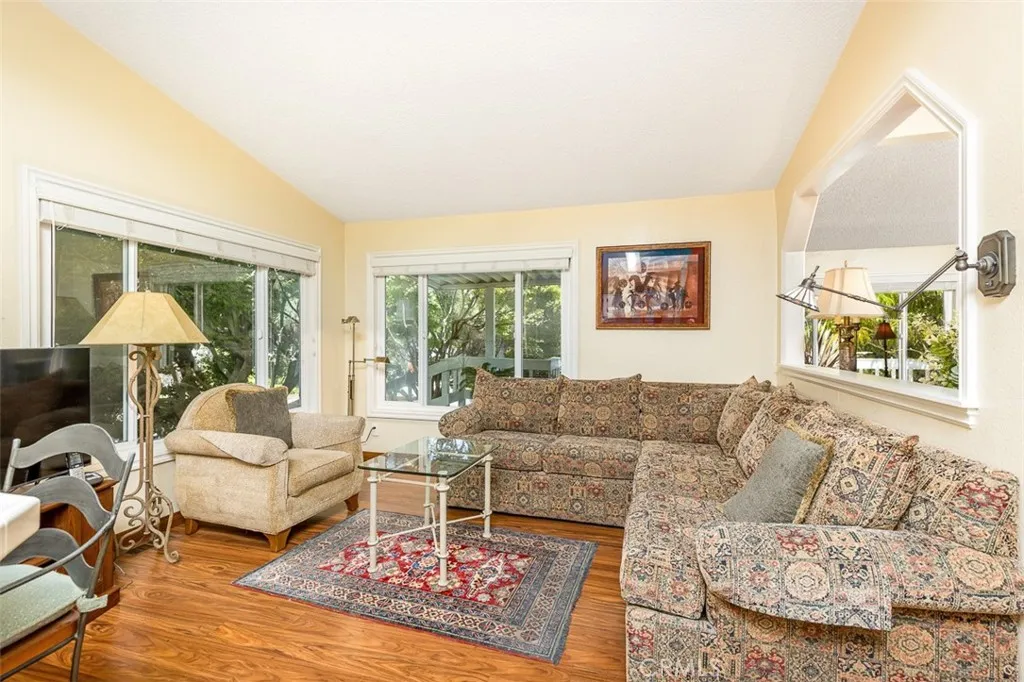 https://cdn.realtyfeed.com/cdn/127/306445795/f6e114386ae7de1ebcc085900f3a1bbf.webp