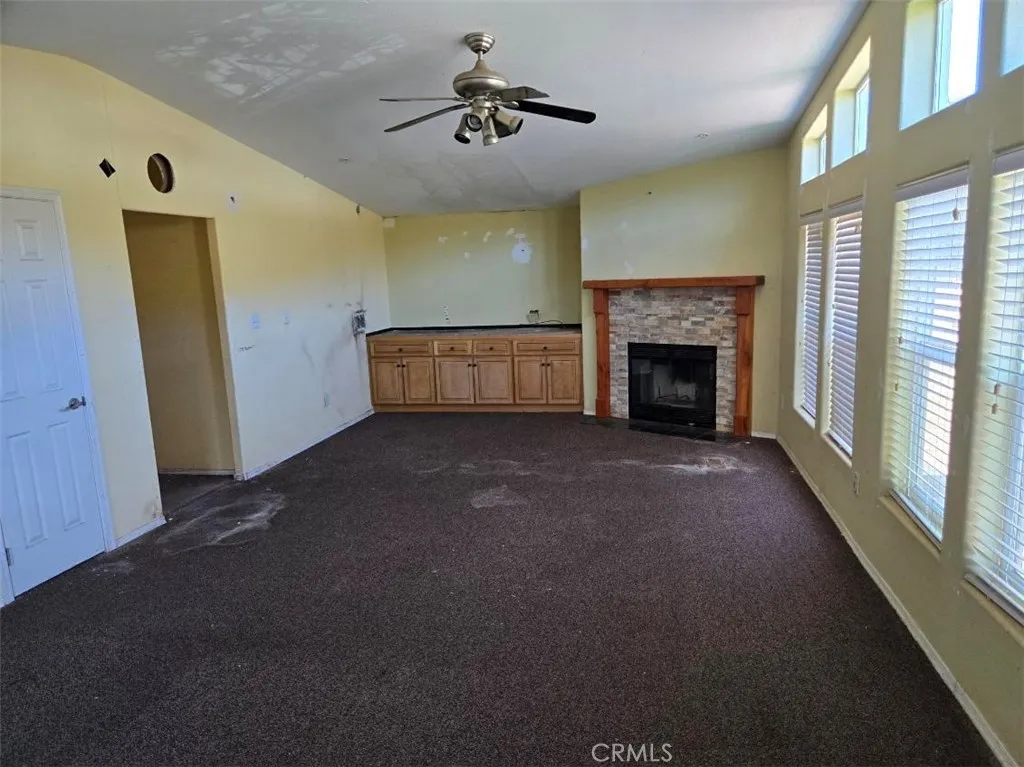 https://cdn.realtyfeed.com/cdn/127/306445807/addaabeb3969b114170295a18ca582f2.webp