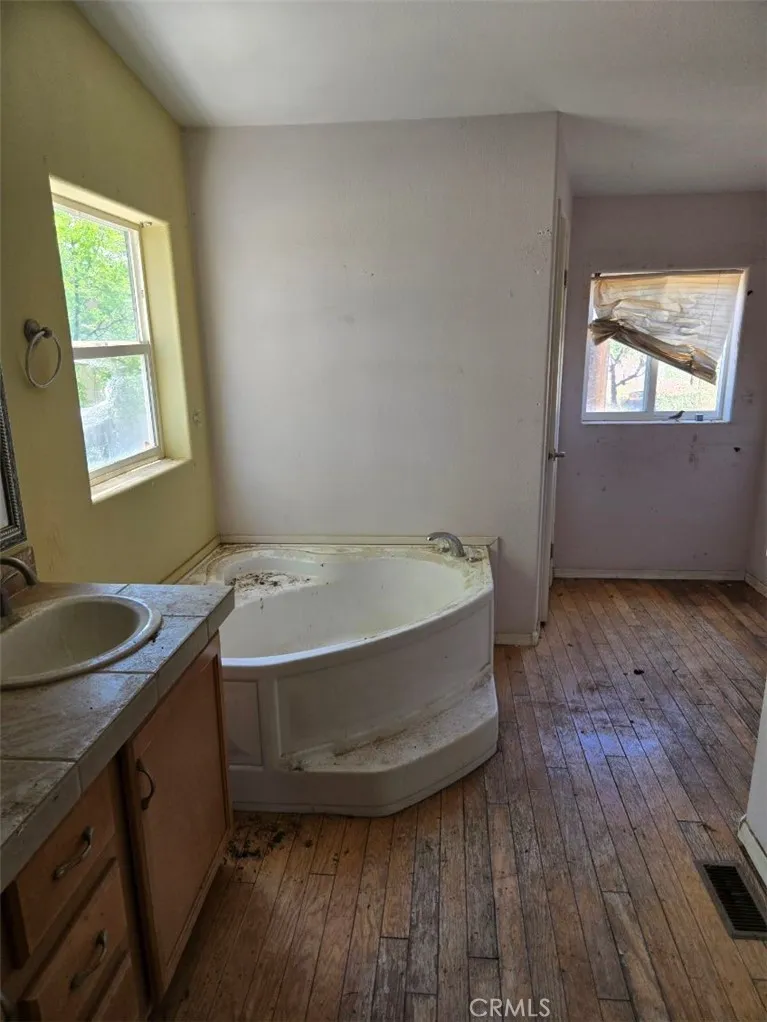 https://cdn.realtyfeed.com/cdn/127/306445807/fb9448828223aaf2458921a92d256202.webp