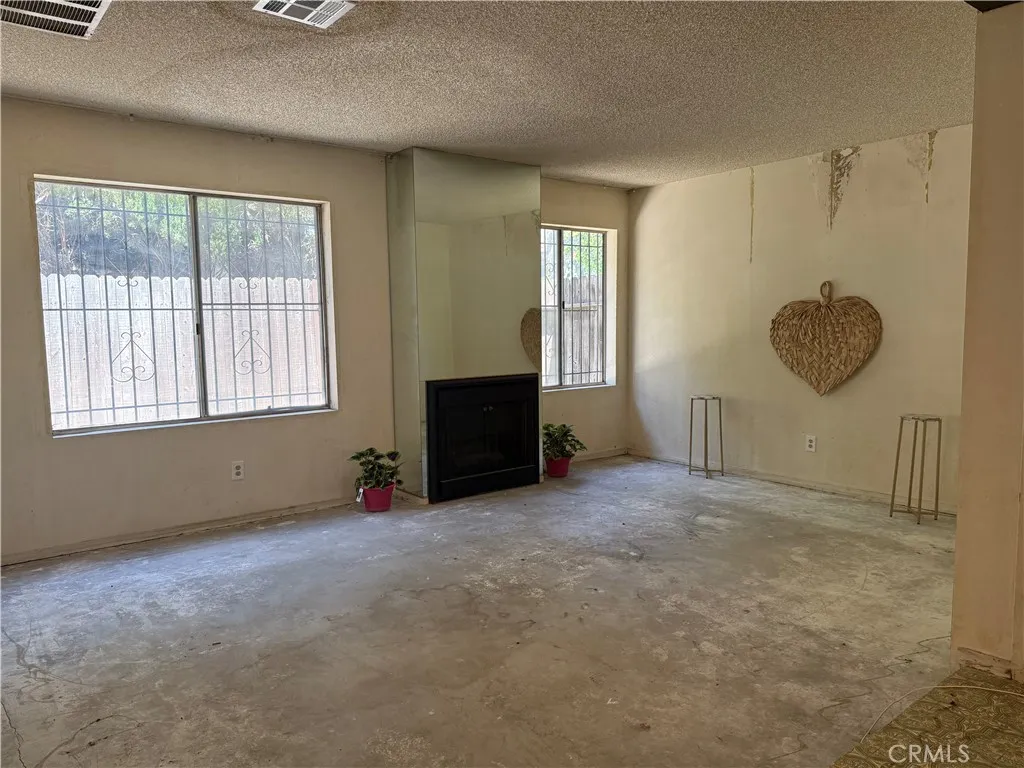 9025 Willis Avenue Unit 141, Panorama City, CA 91402 - Photo 4 of 22, Panorama City, CA