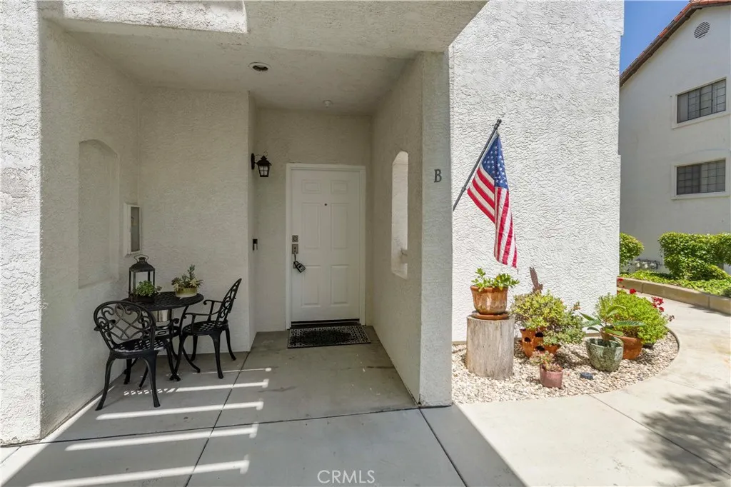 Photo #6: CV25113077 Listing 