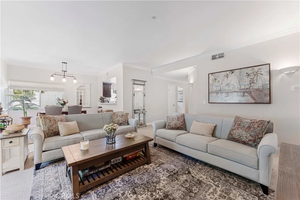 More Details about MLS # CV25113077 : 16470 AVENIDA VENUSTO UNIT B