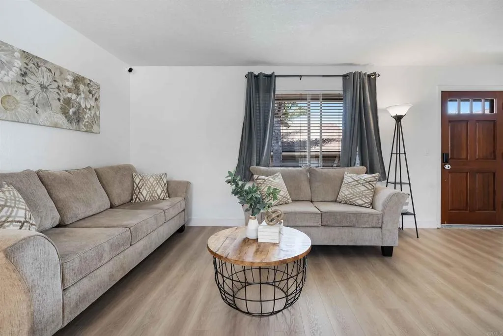 Photo #4: PTP2503715 Listing 