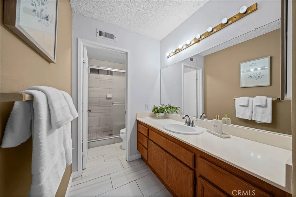 Photo #10: OC25043039 Listing: Photo #10