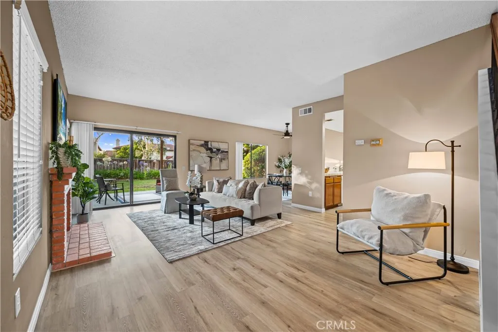 https://cdn.realtyfeed.com/cdn/127/306446098/8040b088480f3bd642415e2a7996eb4d.webp