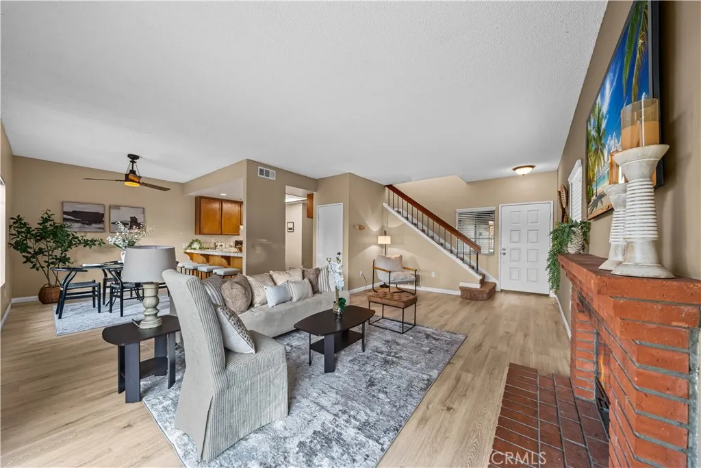 https://cdn.realtyfeed.com/cdn/127/306446098/ba49e9536e781a10b19d7c643e3a2b1e.webp
